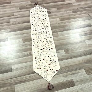 Beautiful Holiday table runner with tassels 78” long Red Green Off White